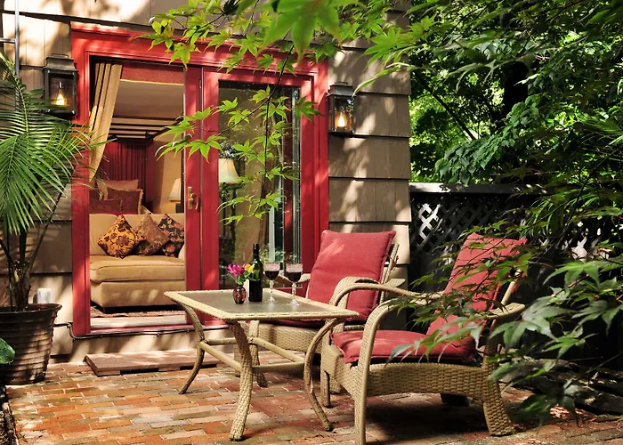 1795 Acorn Inn Bed And Breakfast