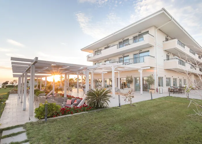 King Maron Beach Hotel & Spa