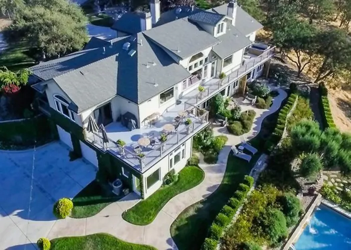 High Ridge Manor