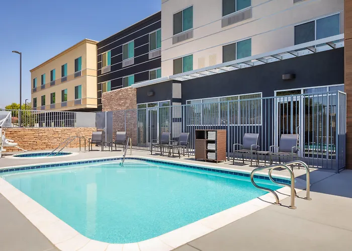 Fairfield Inn & Suites By Marriott Fresno North/Shaw Avenue