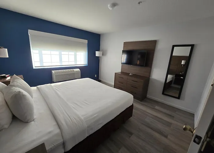 Quality Inn & Suites Tulare