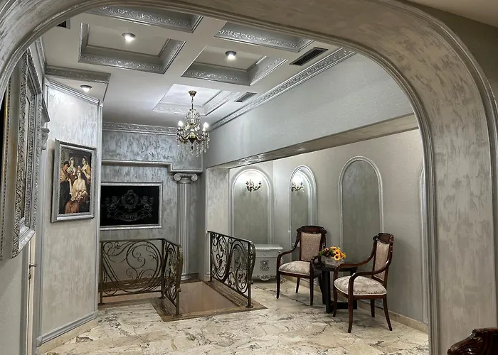 Hotel Roma & Tours