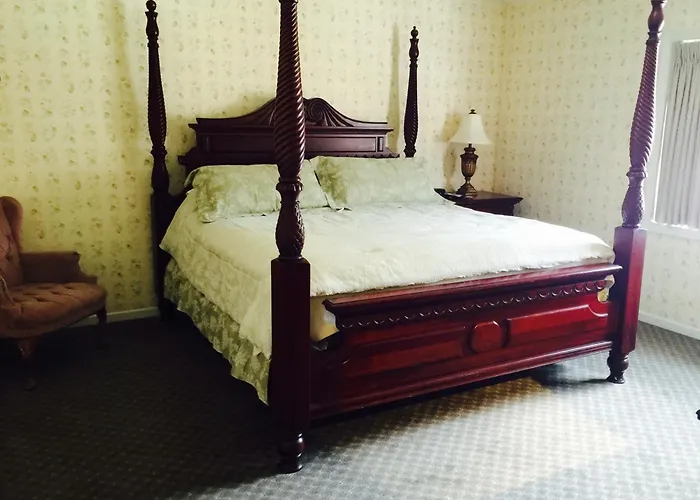 Afton House Inn