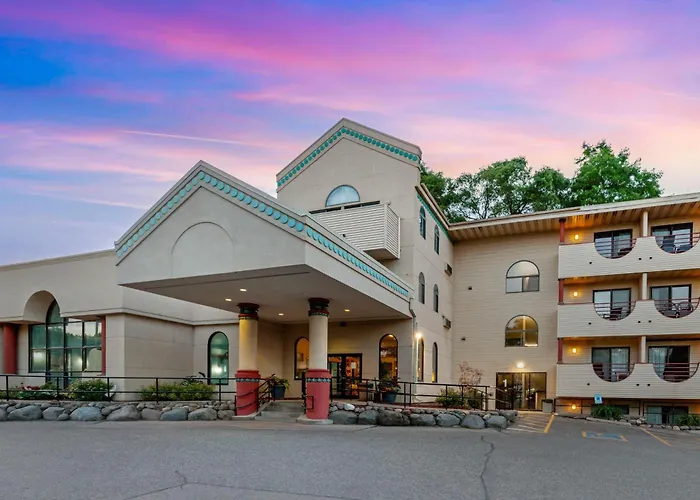 Atlantis Family Waterpark Hotel, An Ascend Collection Hotel Lake Delton