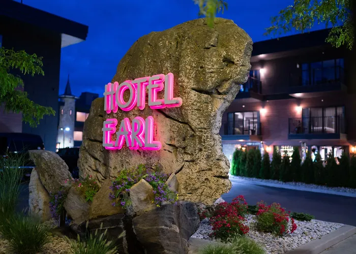 The Earl Of Charlevoix Hotel