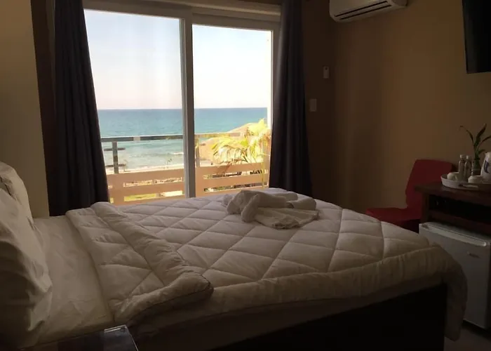Em Royalle Hotel & Beach Resort
