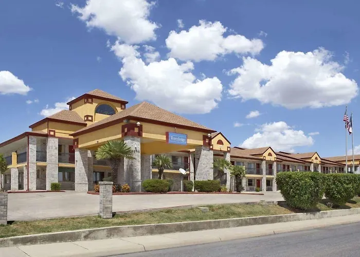 Quality Inn I-10 East Near Frost Bank Center