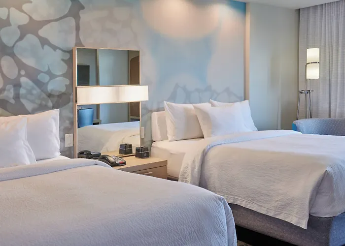 Courtyard By Marriott Petoskey At Victories Square Hotel