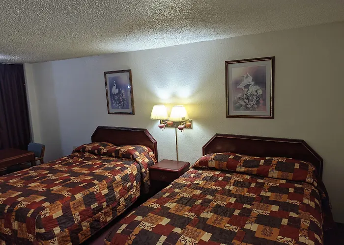 Luxury Inn Mustang