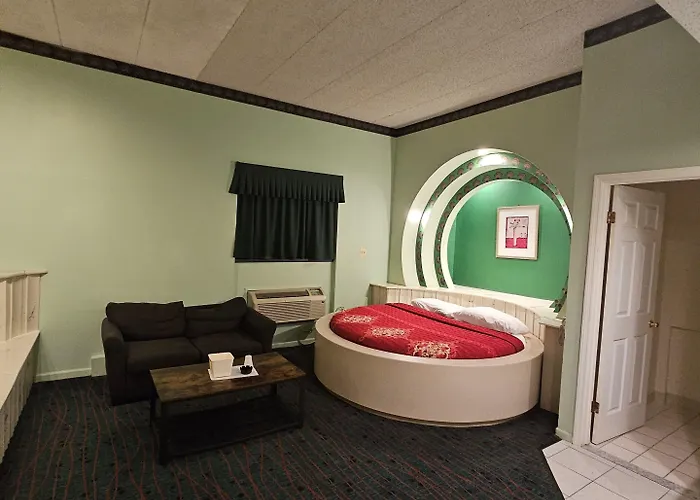 Loop Inn Motel Avenel