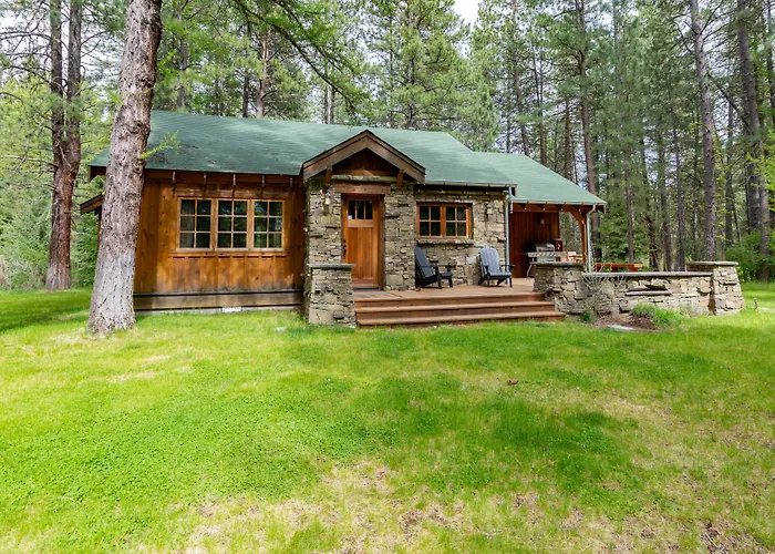 Lake Creek Lodge