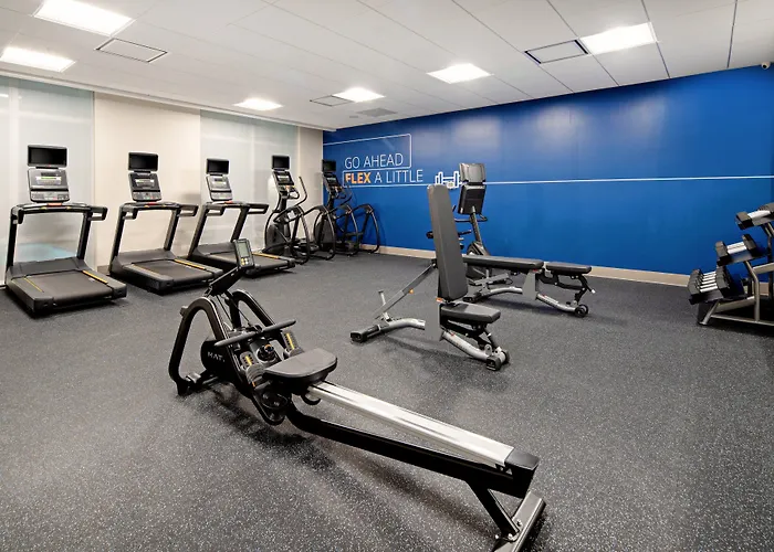 Holiday Inn Express & Suites Palm Desert - Millennium By Ihg