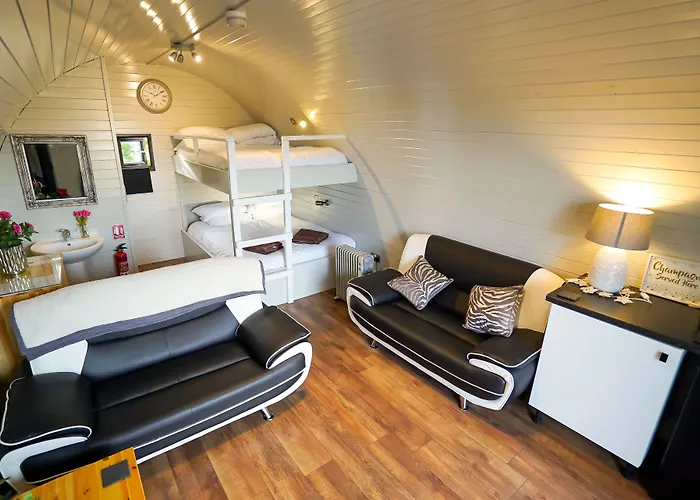 Deluxe Glamping Pod With Hot Tub