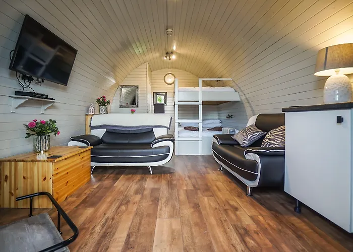 Deluxe Glamping Pod With Hot Tub