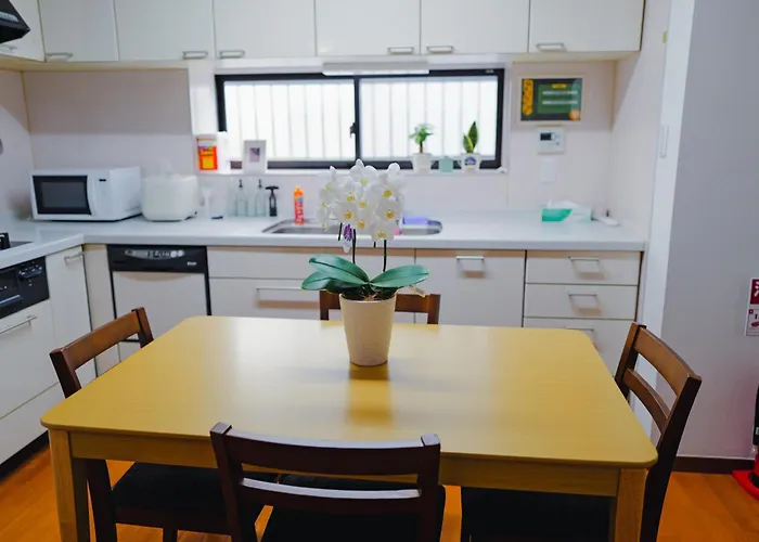 Akira Hiro House - Room102