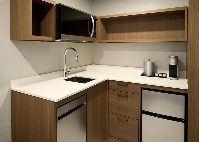 Holiday Inn & Suites Montreal Airport By Ihg Dorval