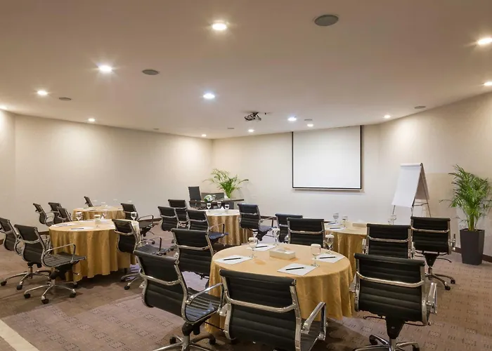 Holiday Inn Riyadh Al Qasr By Ihg