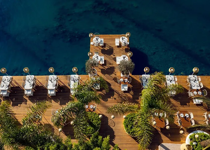 Yacht Classic Hotel - Boutique Class