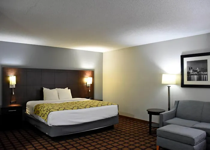 Baymont By Wyndham Morton Hotel