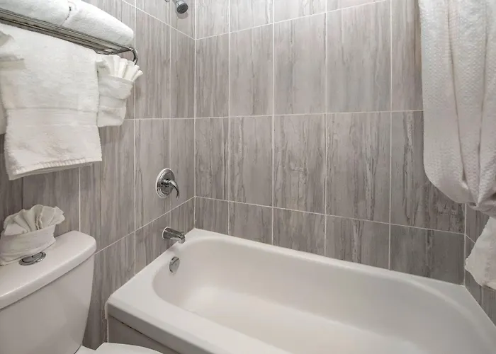 Clarion Pointe Hotel Medicine Hat