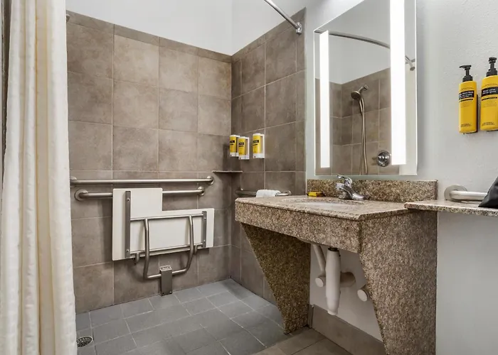 Best Western Plus New Caney Inn & Suites