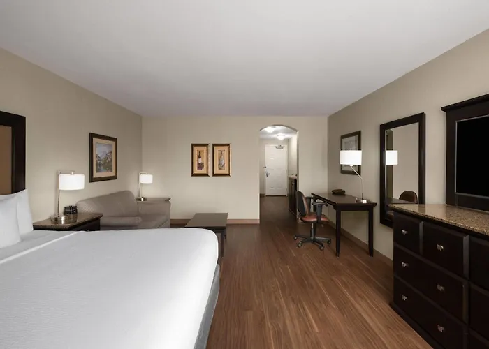La Quinta By Wyndham Paso Robles Hotel
