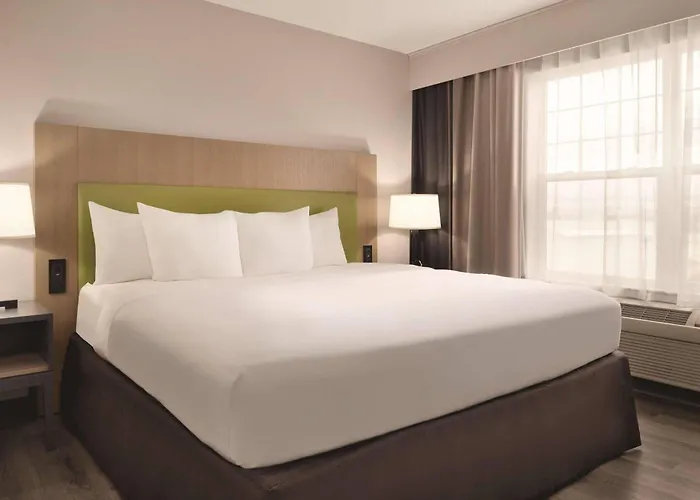 Country Inn & Suites By Radisson, Waterloo, Ia
