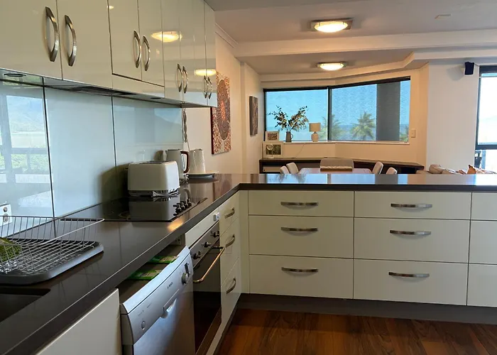 181 The Esplanade Aparthotel Cairns