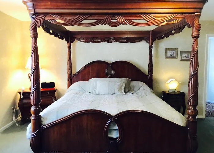 Afton House Inn