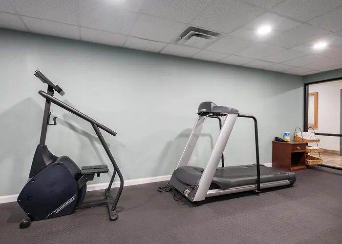 Baymont By Wyndham Louisville Airport South
