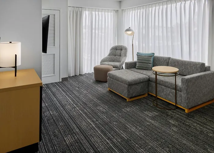 Towneplace Suites By Marriott Lawrence Downtown