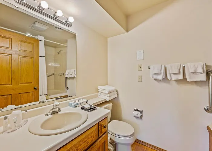 Evergreen Hill Condominiums