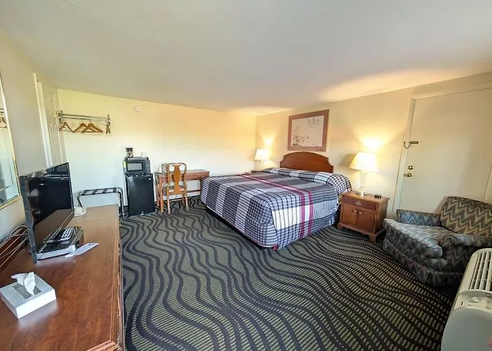 The Falls Motel - 2 Mi To " Watkins Glen State Park, Wineries " And 4 Mi To Watkins Glen International Track " The Glen "