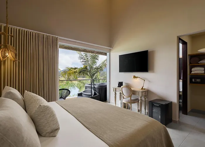 Tau House Hotel Guatape
