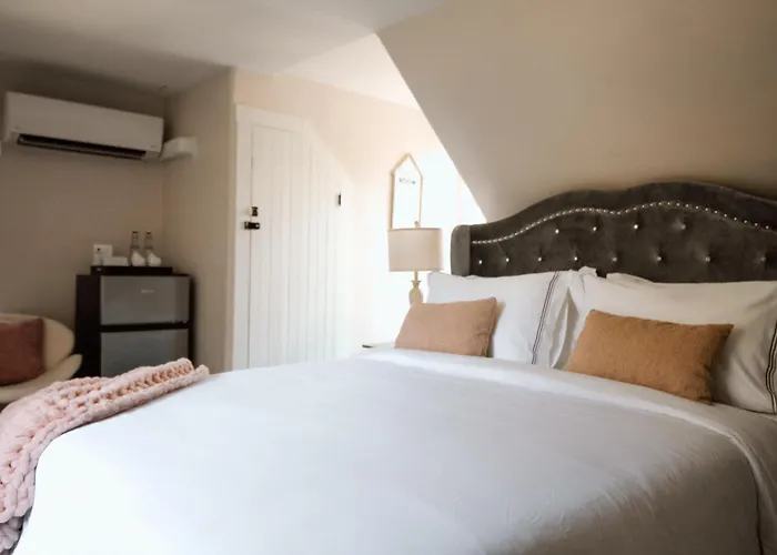 Chimney Hill Estate Inn