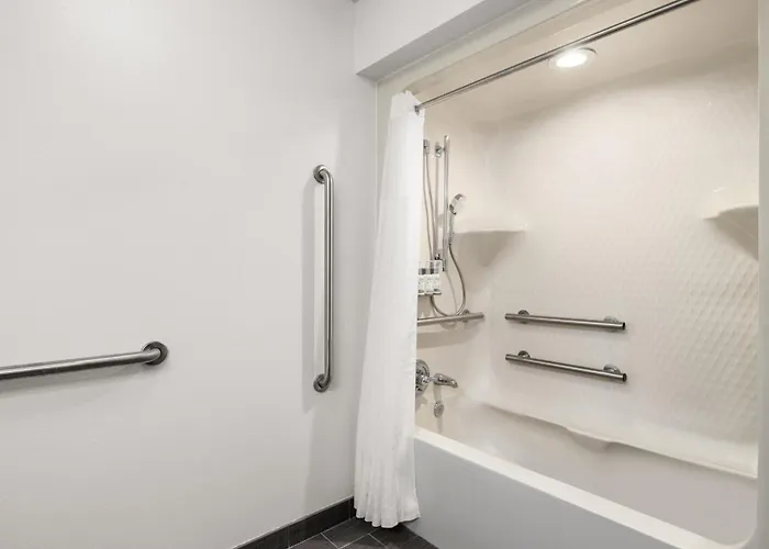 Franklin Inn & Suites