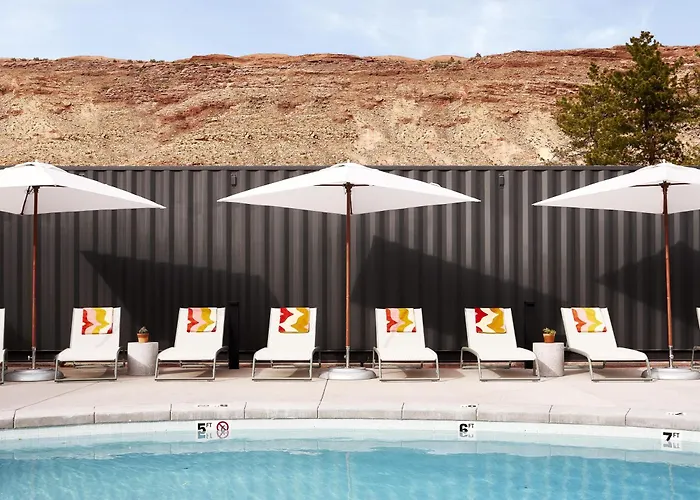 Slackline Moab, Outset Collection By Hilton
