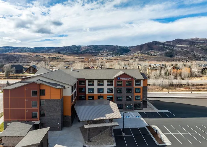 Holiday Inn Express & Suites By Ihg