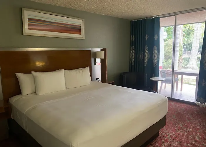 Surestay By Bestwestern Bakersfield Central