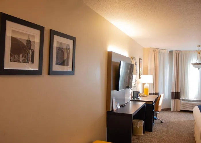Comfort Inn & Suites Geneva- West Chicago