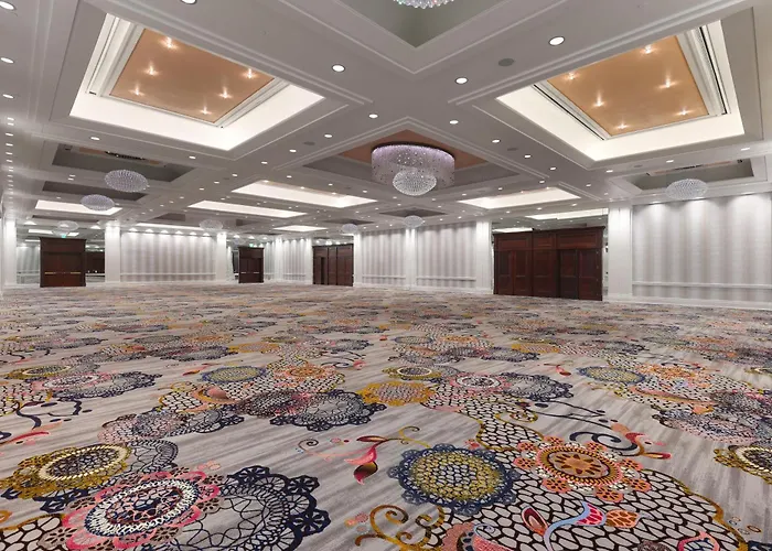 Amway Grand Plaza , Curio Collection By Hilton