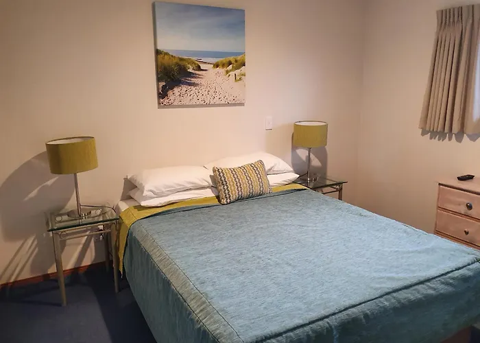 Breakers Motel