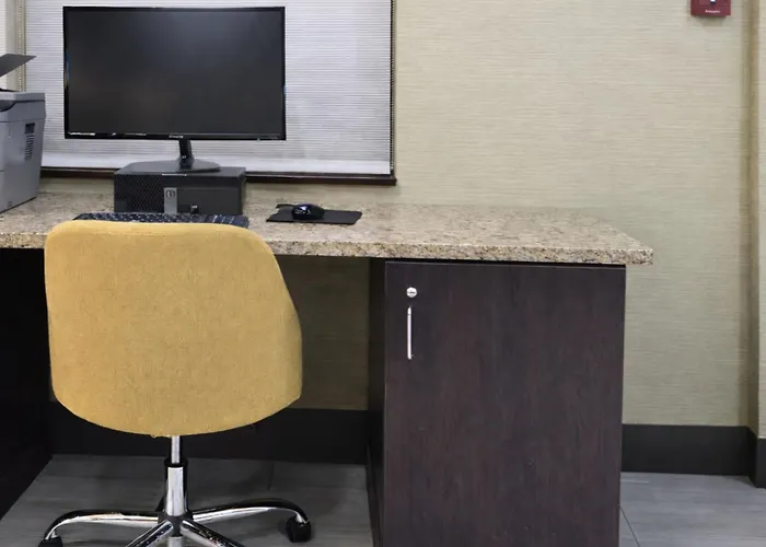 Holiday Inn Express Hotel & Suites St. Paul - Woodbury By Ihg