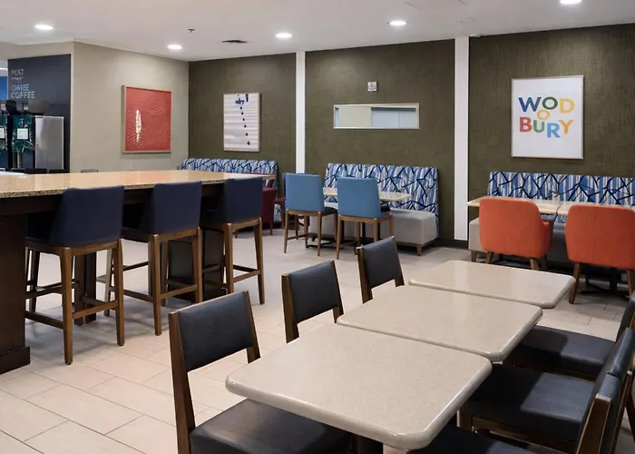 Holiday Inn Express Hotel & Suites St. Paul - Woodbury By Ihg