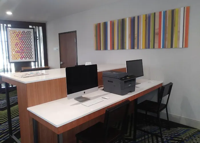 Holiday Inn Express & Suites - Dallas Nw Hwy - Love Field By Ihg