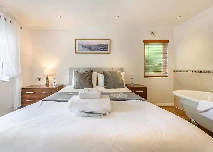 Herons Brook Retreat Lodges Narberth