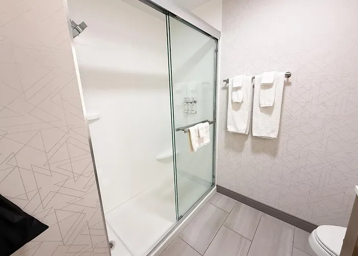Holiday Inn Express & Suites Mansfield - Ontario By Ihg