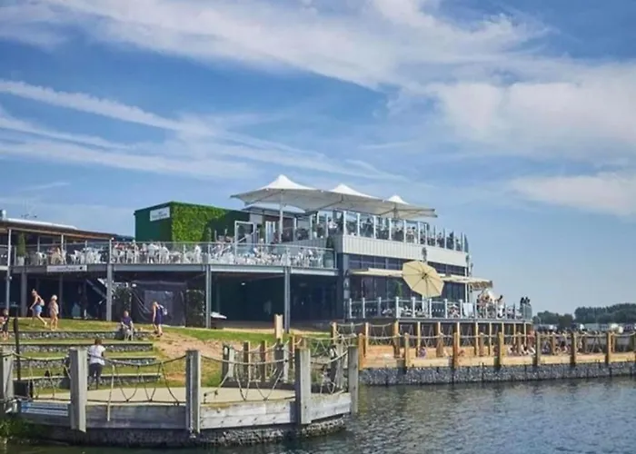 A Home Away Hot Tub Retreat At Tattershall Lakes Country Park