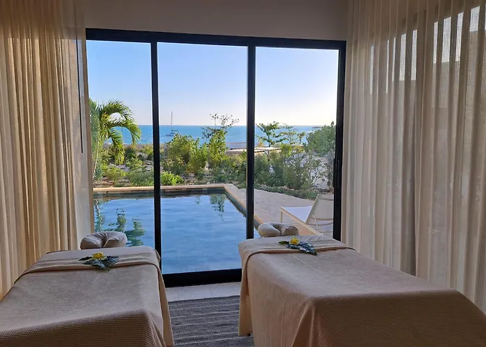 The Strand Turks And Caicos Turtle Cove