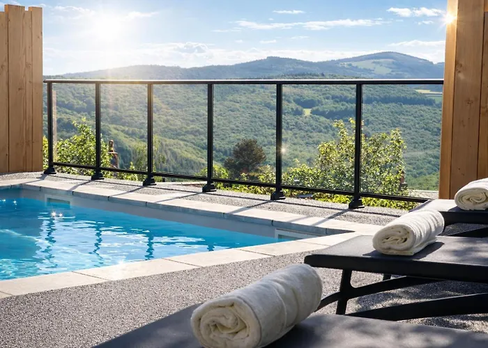 Logis Hôtel-Restaurant Au Vieux Morvan, au cœur de la Bourgogne, Piscine&Spa, Hôtel Climatisé